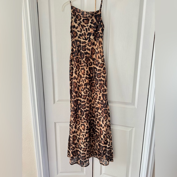 ASOS Leopard Print Maxi Dress‎ - Picture 1 of 8